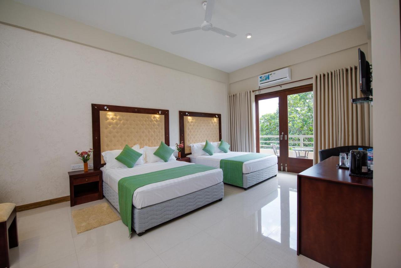 Mount Rich Rumassala Hotel Unawatuna Ngoại thất bức ảnh