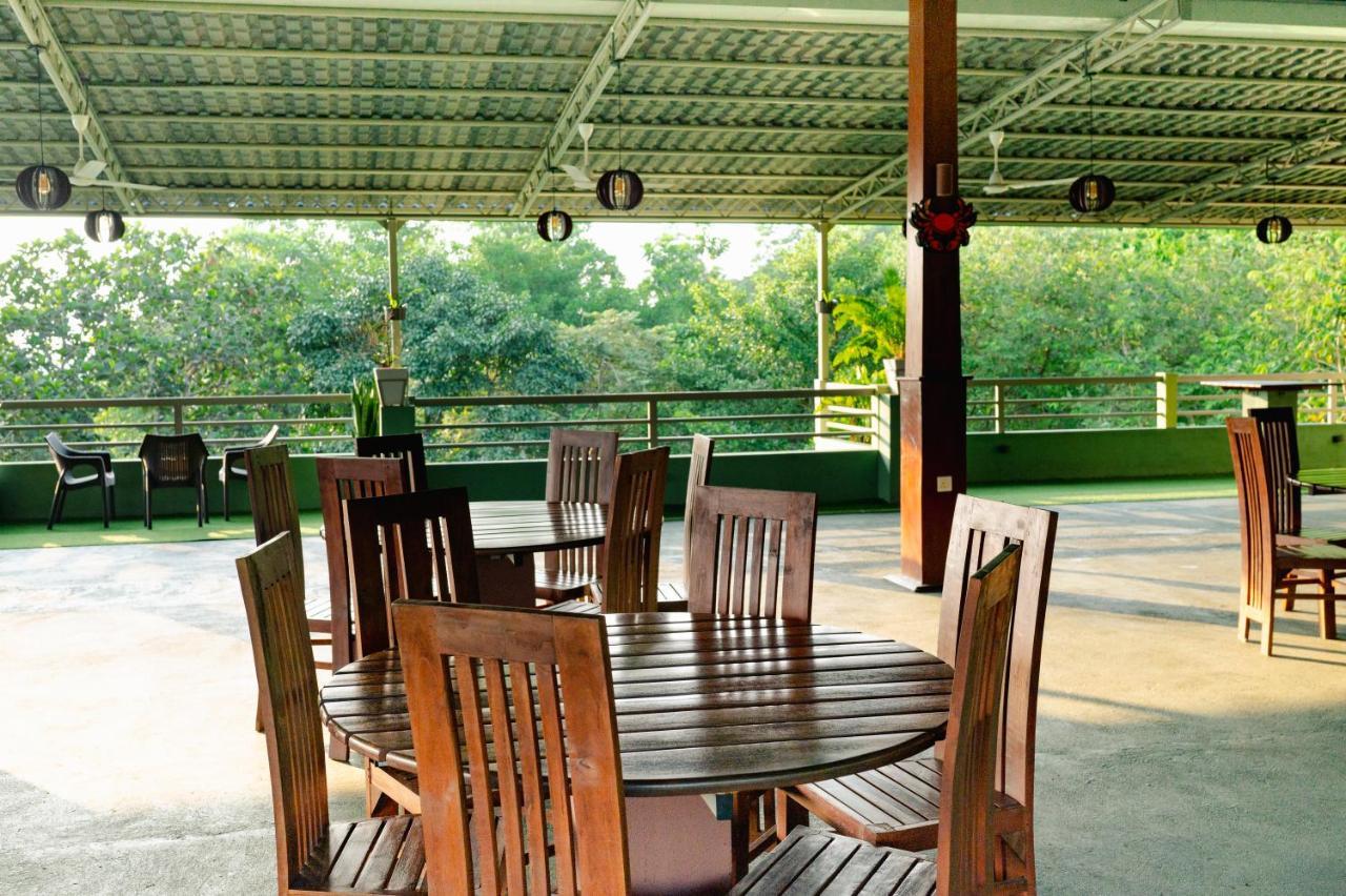 Mount Rich Rumassala Hotel Unawatuna Ngoại thất bức ảnh