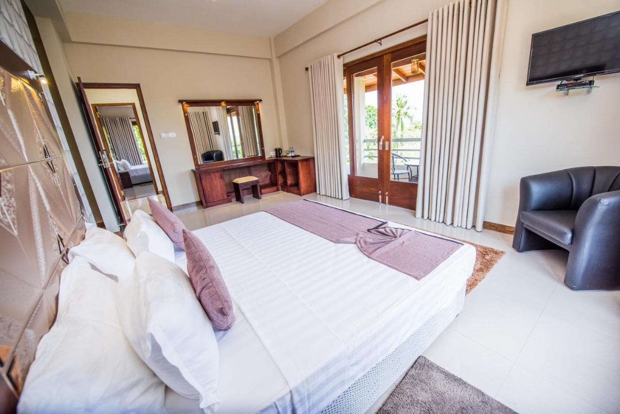 Mount Rich Rumassala Hotel Unawatuna Ngoại thất bức ảnh