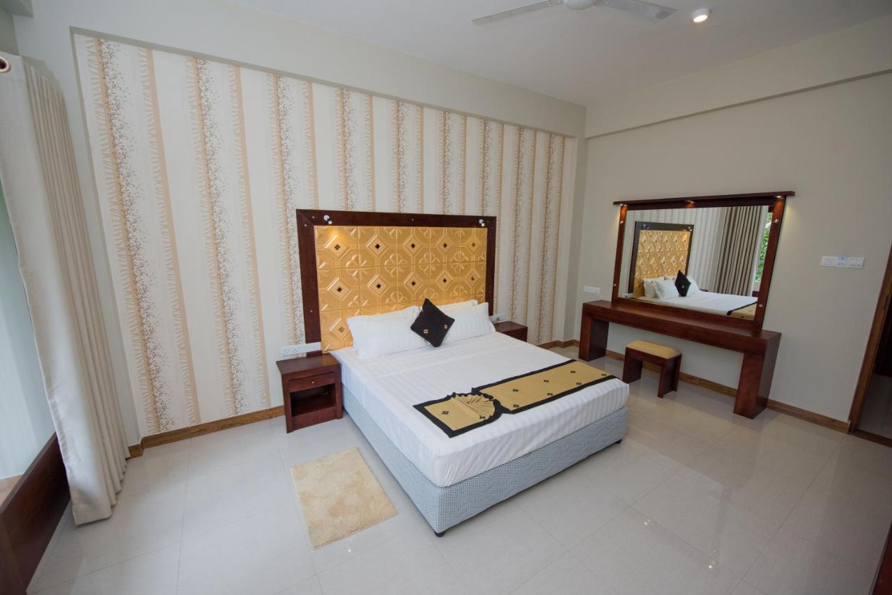 Mount Rich Rumassala Hotel Unawatuna Ngoại thất bức ảnh